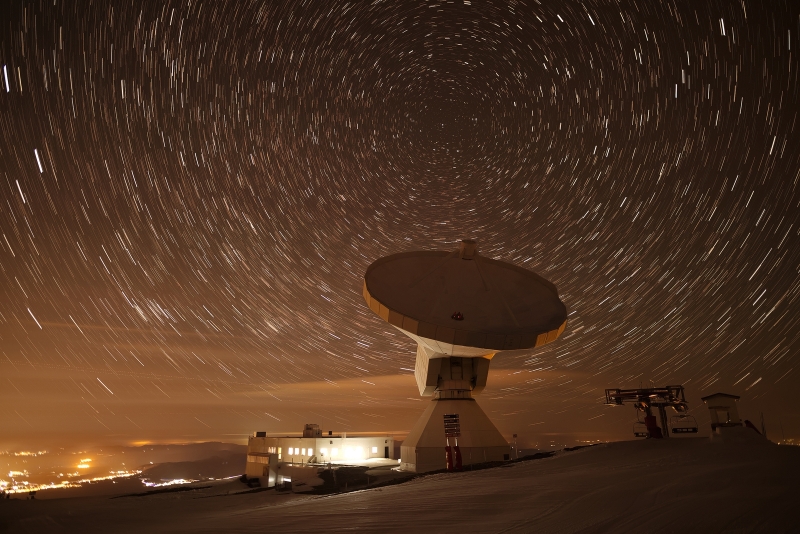 Observatories: The IRAM 30-meter telescope