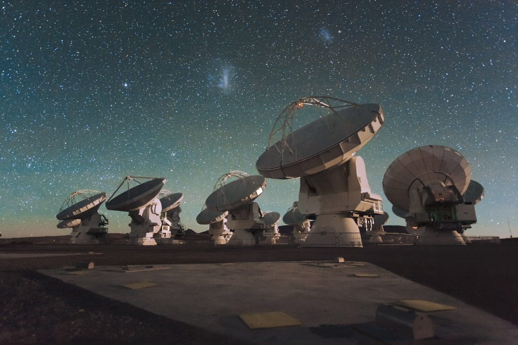 Observatories: ALMA, The Atacama Large Millimeter/submillimeter Array (ALMA) by night